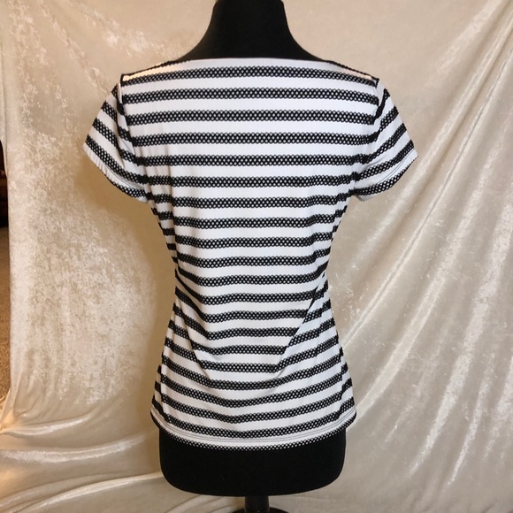 NWOT. White House Black Market top - Picture 3 of 9